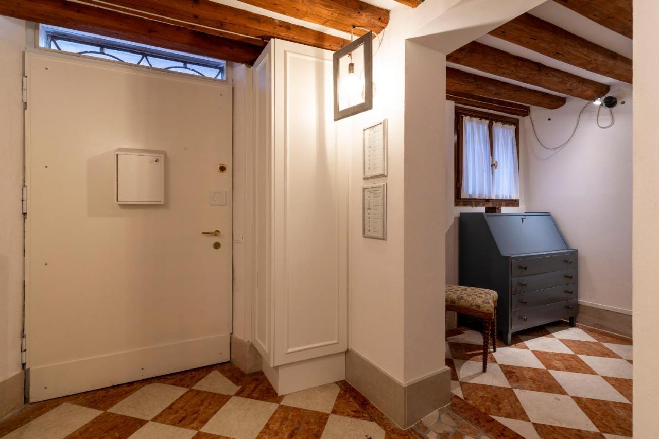 Апартаменти San Silvestro House Венеція Екстер'єр фото
