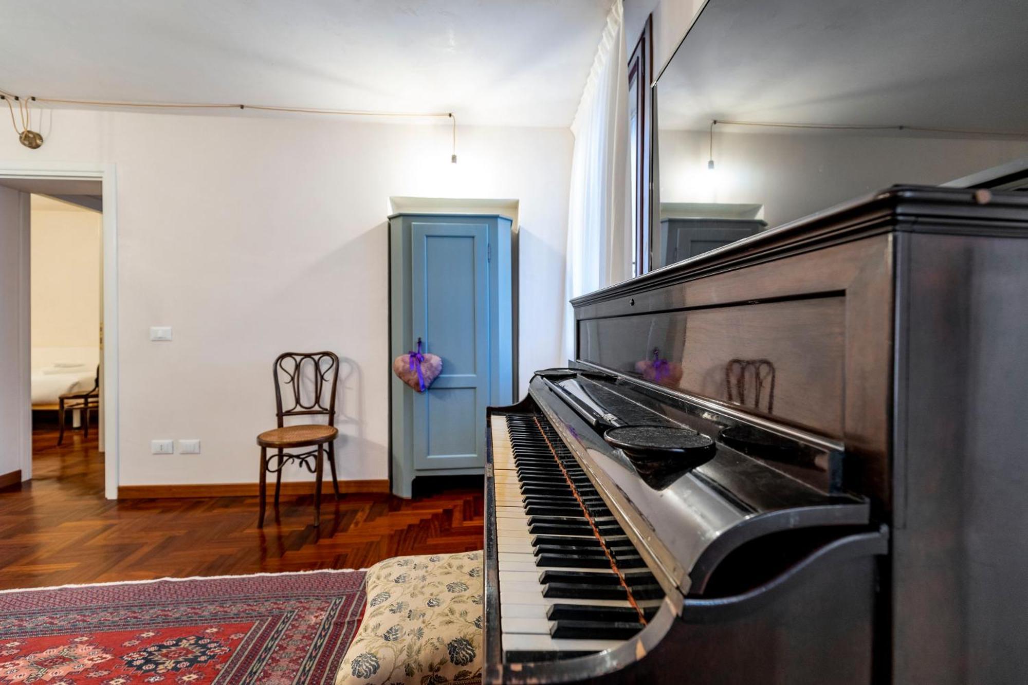 Апартаменти San Silvestro House Венеція Екстер'єр фото